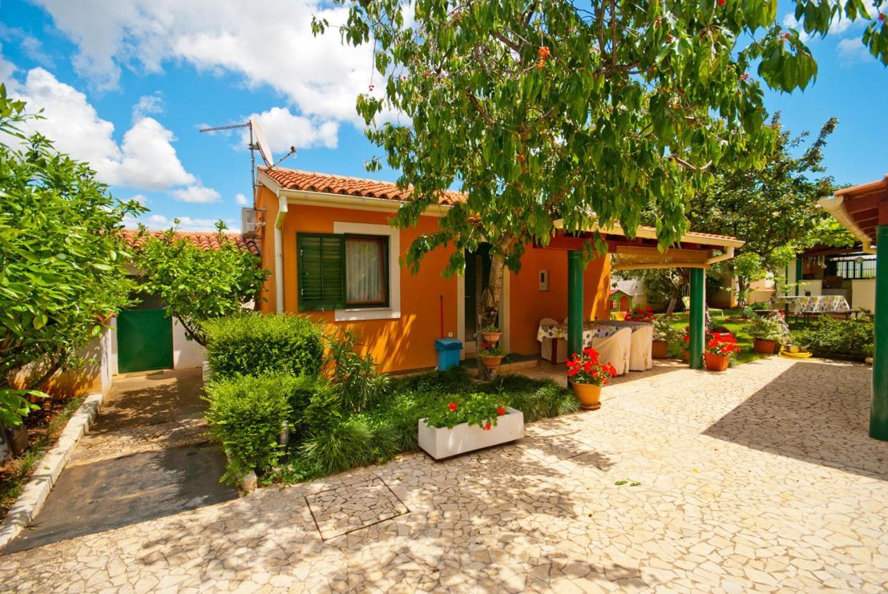 Guest house Bizjak Vinkuran Extérieur photo